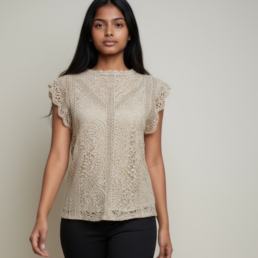 Cable and Gauge ladies lace, short sleeve top, cap sleeves lined large cream